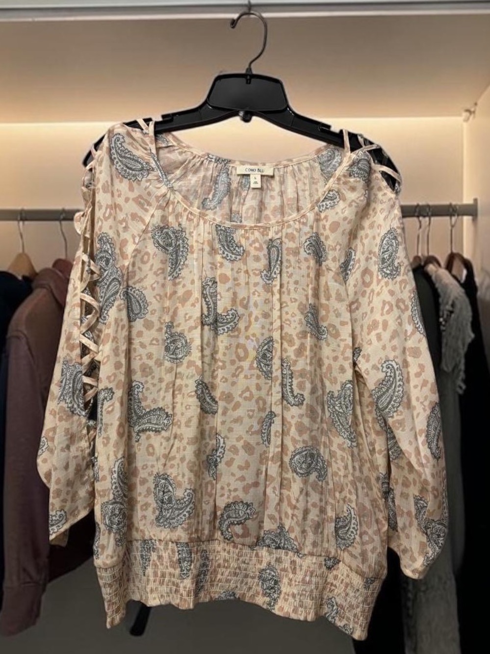 Cold Shoulder Paisley Print Women's Top NWOT - Picture 2 of 6